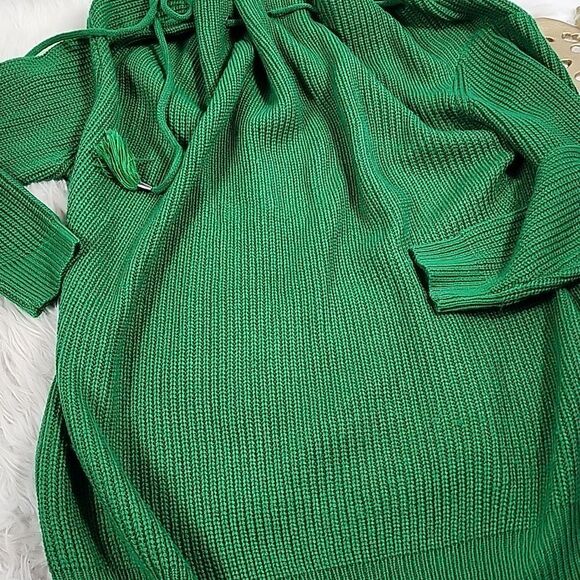 Holiday Green Chunky Knit Off or On Shoulder Drawstring Sweater - Picture 5 of 6